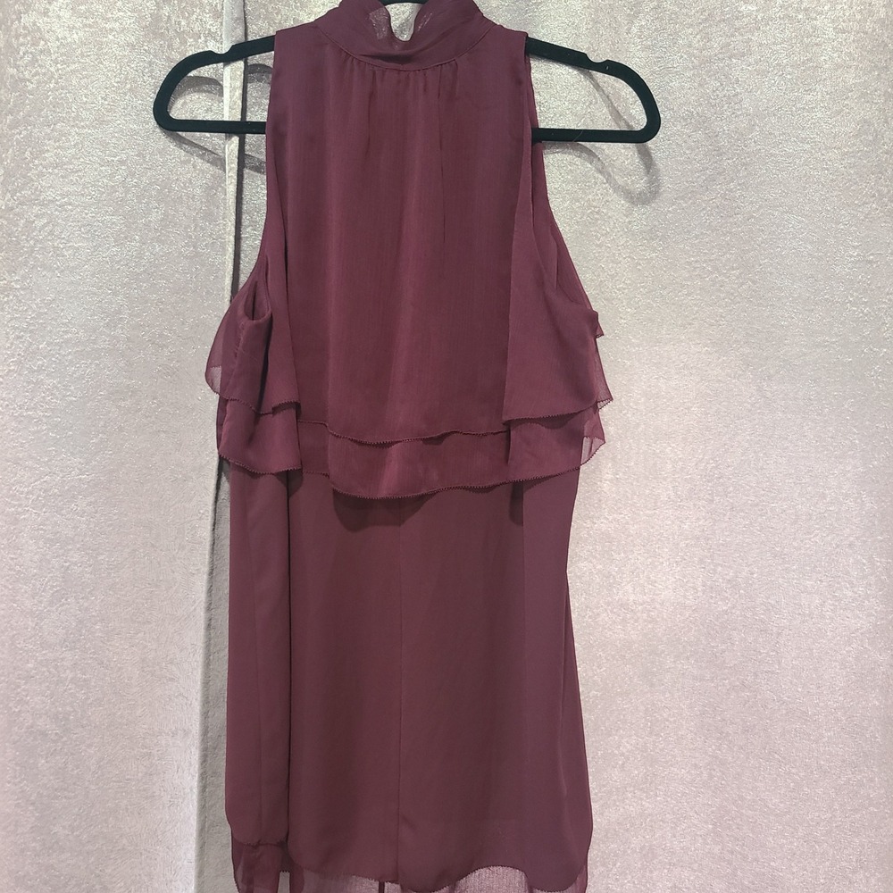 White House Black Market Burgundy Tiered Chiffon Mock Neck Sleeveless Top Size 8